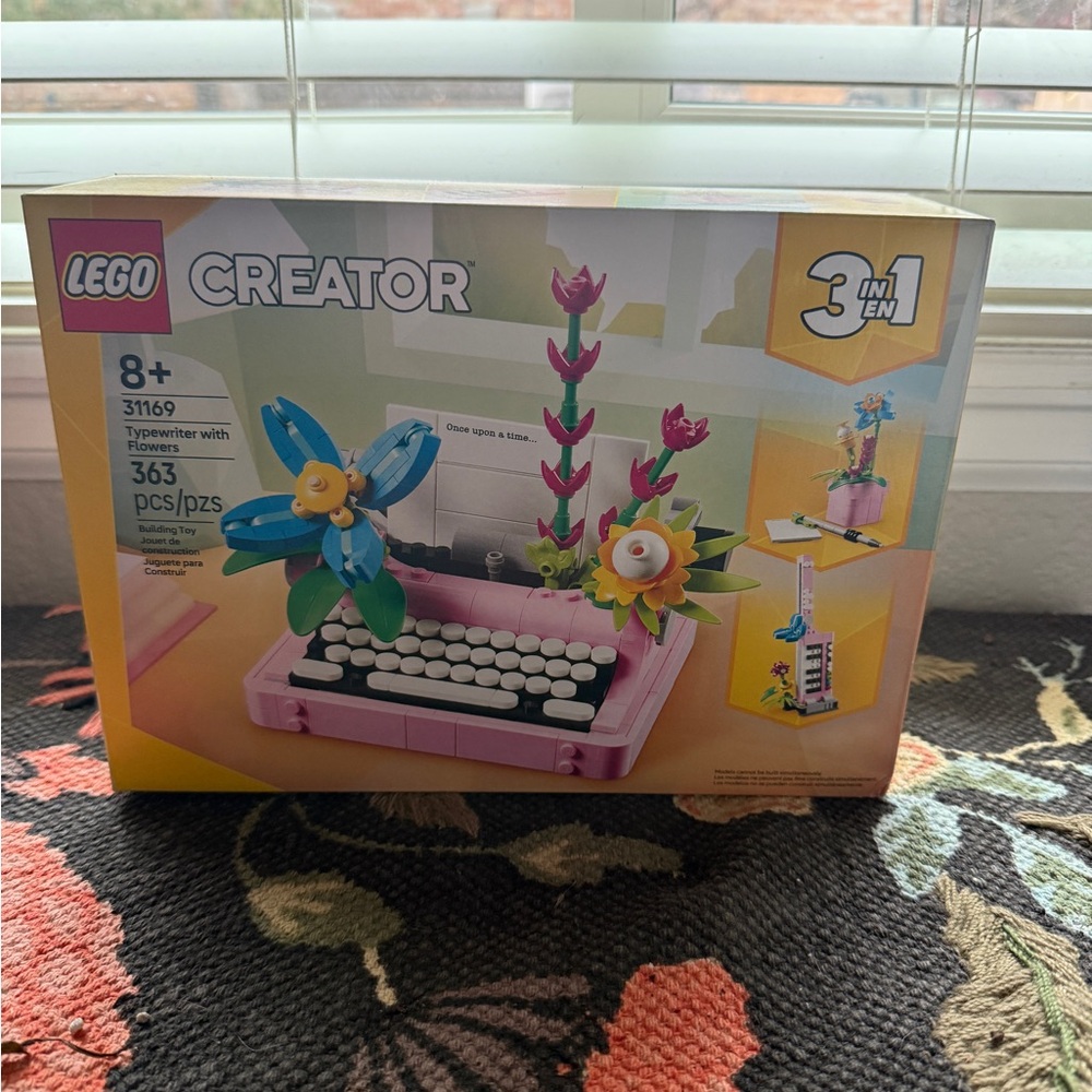 LEGO Creator Typewriter with Flowers Set
